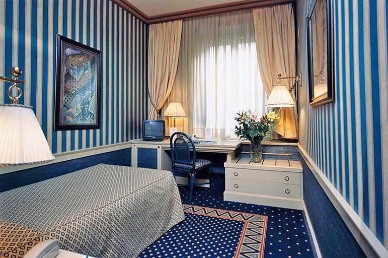 Bedroom 3, Auriga, Milano