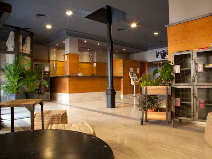 Public Area 2, Persal, Madrid