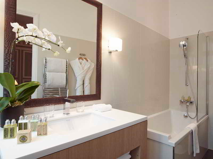 Bathroom 5, Grand Powers, Paris