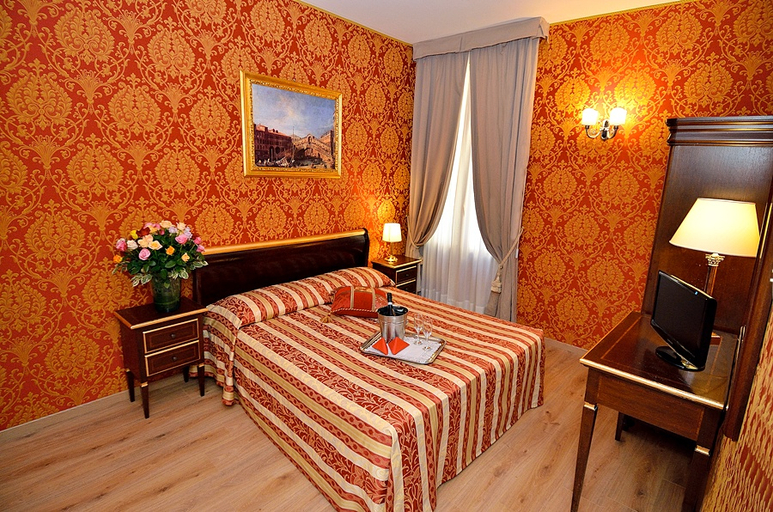 Exterior & Views 2, Residenza Goldoni, Venezia