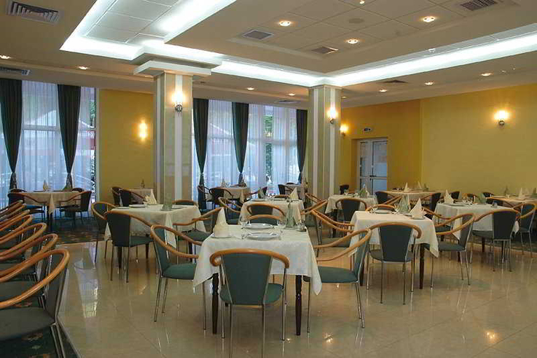 Food & Drinks 4, Hotel Nufarul, Sanmartin