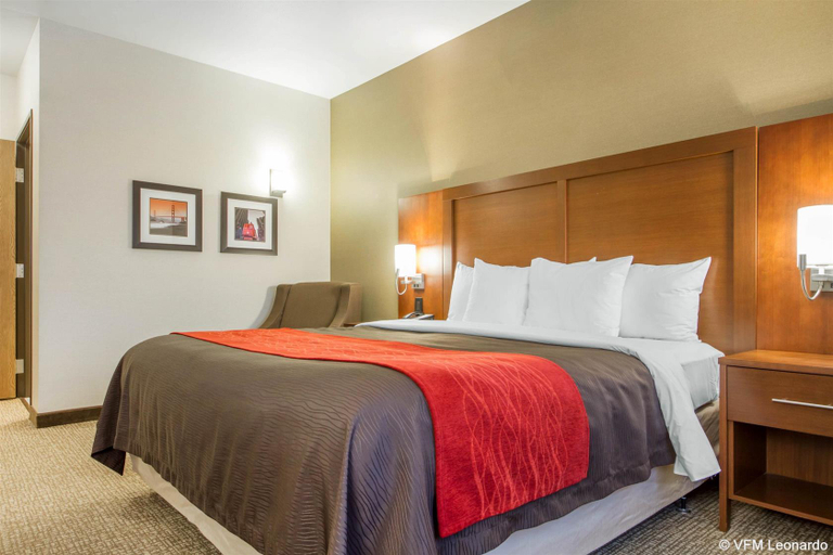 Bedroom 3, The Atrium Hotel, San Mateo