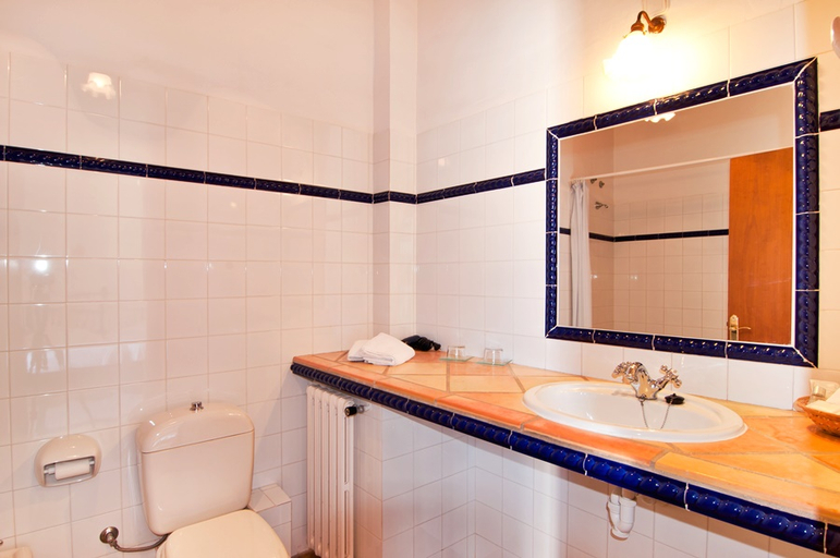 Bathroom 5, Leon de Sineu, Baleares