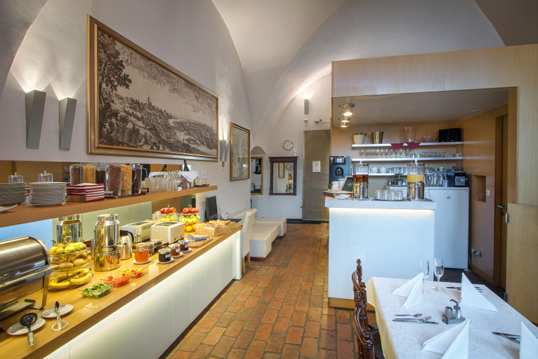 Food & Drinks 5, Hotel Monastery, Praha 6