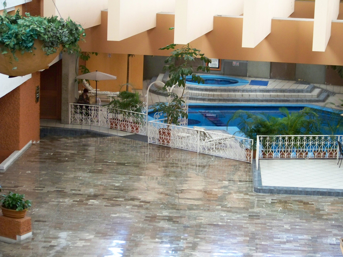 Public Area 4, Country Plaza, Zapopan
