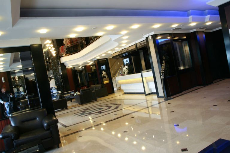 Public Area 2, Aksan, Konak