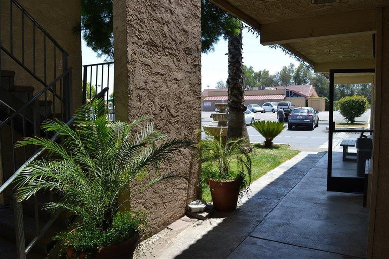Public Area 2, Fresno Inn, Fresno