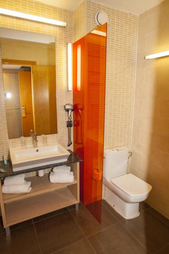 Bathroom 5, Estival Maramar, Tarragona