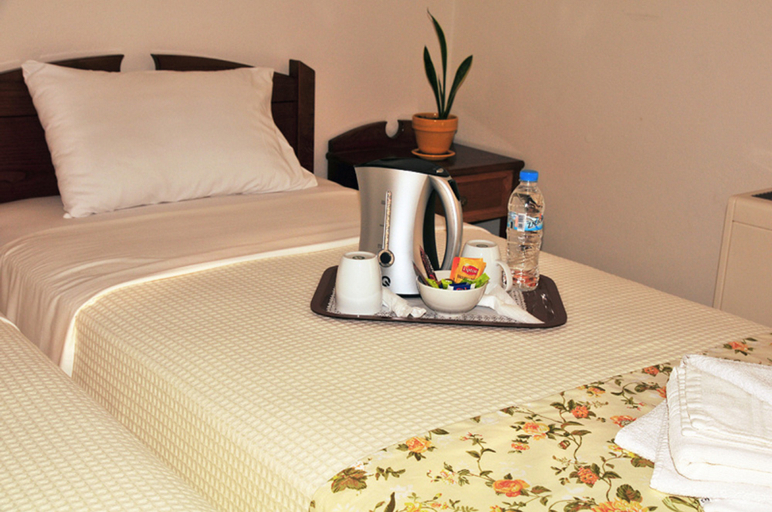Bedroom 3, Portiani Hotel, South Aegean