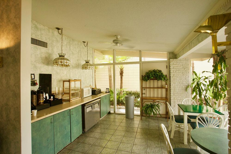 Public Area 3, Golden Host Resort - Sarasota, Sarasota