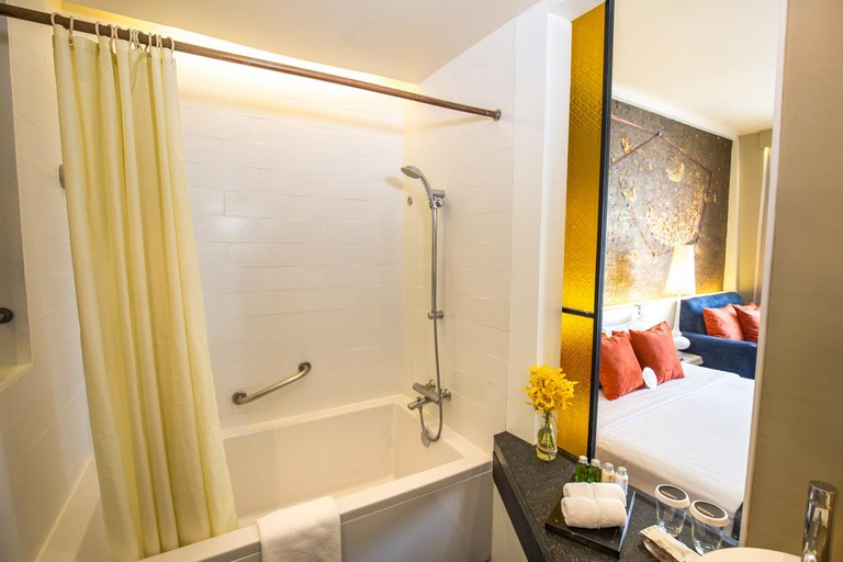 Bathroom 7