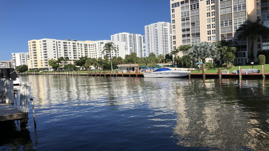 Exterior & Views, Casa Terra Luxury Island House, Broward