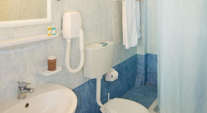 Bathroom 5, Hotel Glaros, South Aegean
