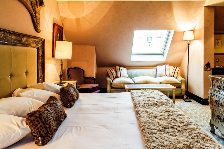 Bedroom 3, Chateaubriand, Paris