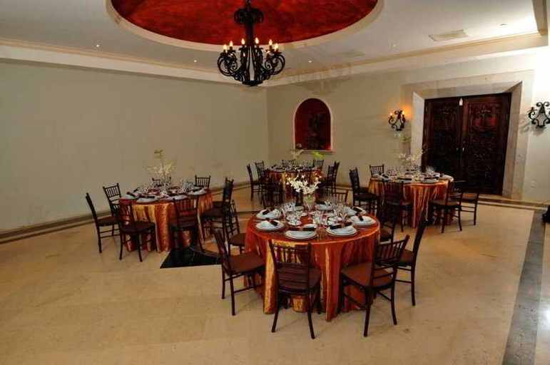 Food & Drinks 5, Marina Fiesta Resort & SPA Dine Out, La Paz