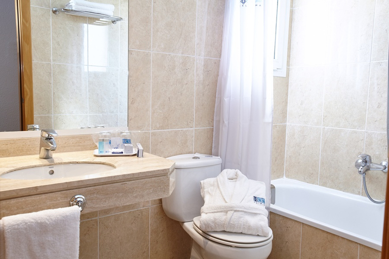 Bathroom 4, HCC Montsia, Tarragona