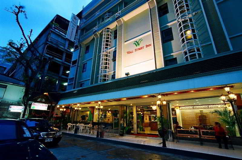 Wall Street Inn, Bang Rak