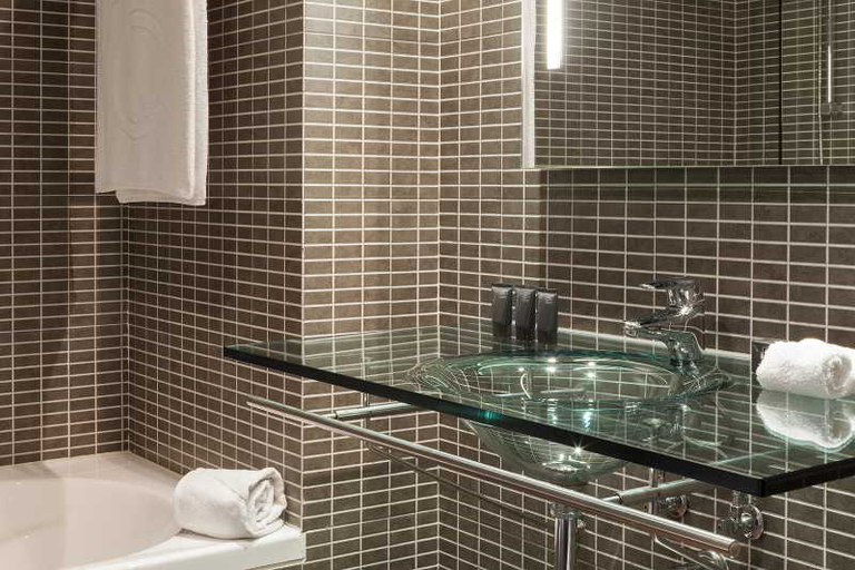 Bathroom 5, AC Gava Mar, Barcelona