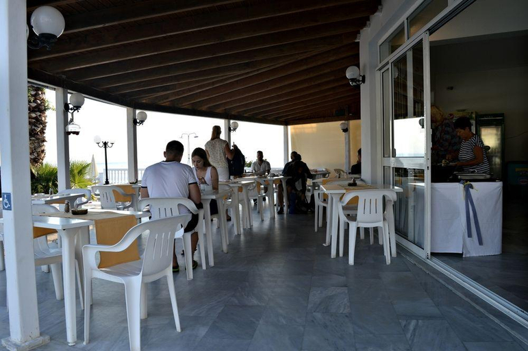 Food & Drinks 5, Chryssi Akti Hotel, Ionian Islands