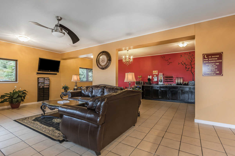 Public Area 3, Econo Lodge Martin, Weakley
