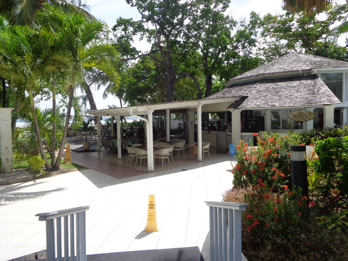 Exterior & Views 2, Savannah Beach Club Hotel