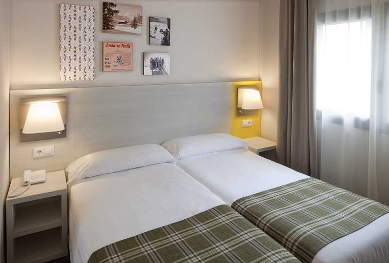 Bedroom 3, Hotel Cristina, Pyrénées-Orientales
