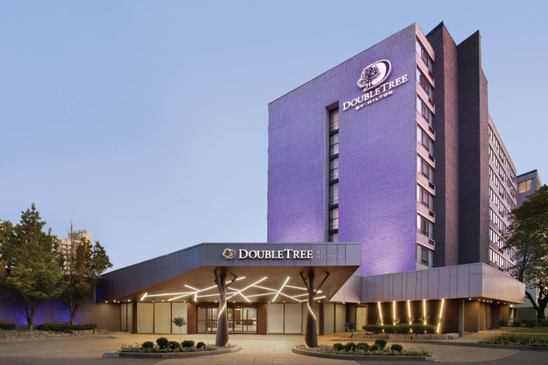 DoubleTree by Hilton Toronto Airport West, Peel