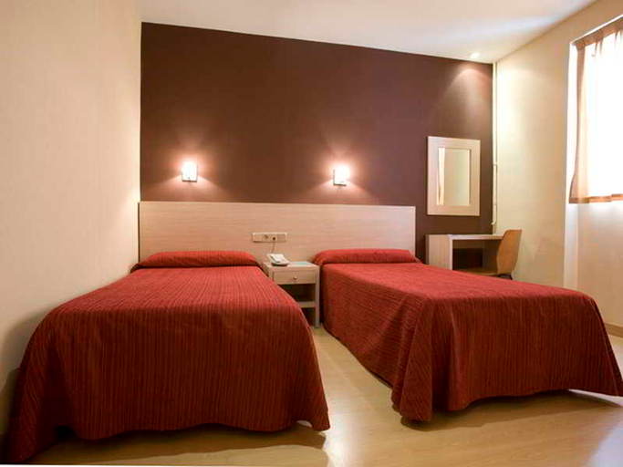 Bedroom 3, Persal, Madrid