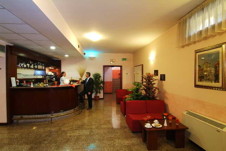 Public Area 2, Hotel Majestic - Linate Airport, Milano