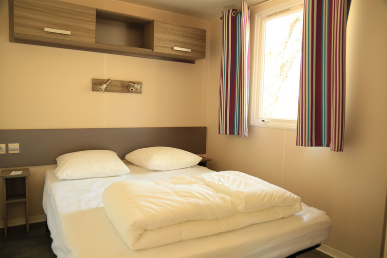 Bedroom 4, Ushuaïa Villages Camping Figurotta, Aude