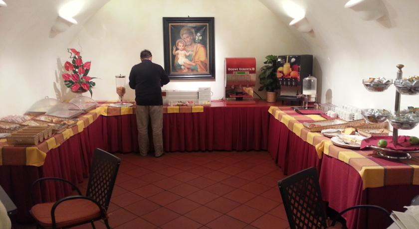 Food & Drinks 5, Domus Sessoriana, Rome