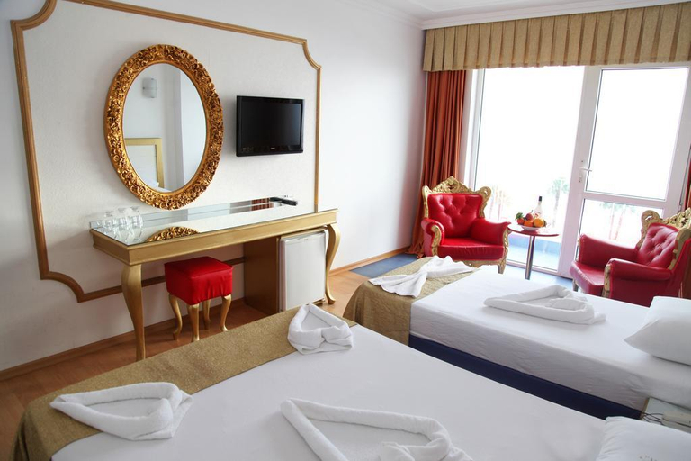 Bedroom 4, Kristal Beach Hotel, Antalya
