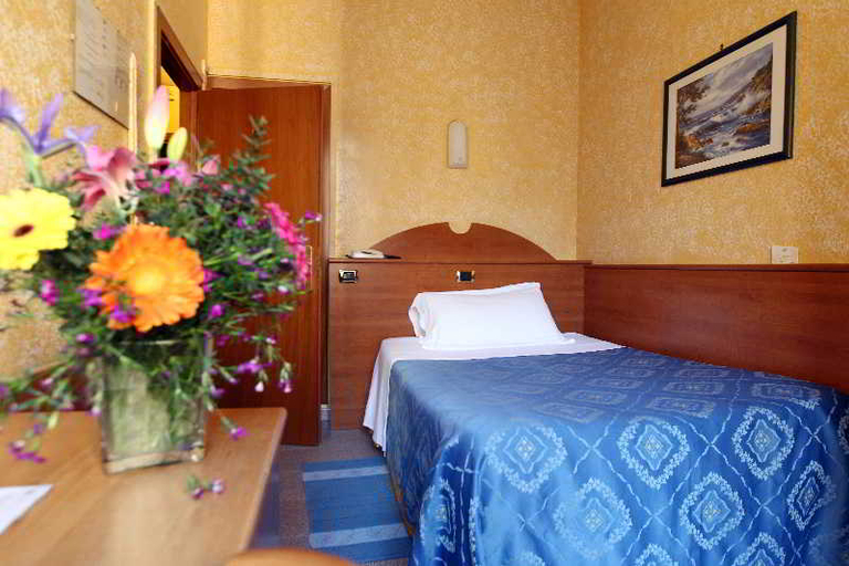 Bedroom 4, Baltik Guesthouse, Rome