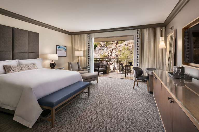 Bedroom 4, The Phoenician Resort, Maricopa