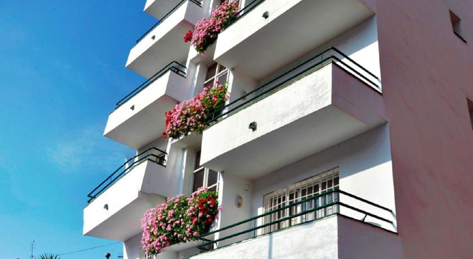 Exterior & Views 3, Hostal Magnolia, Girona