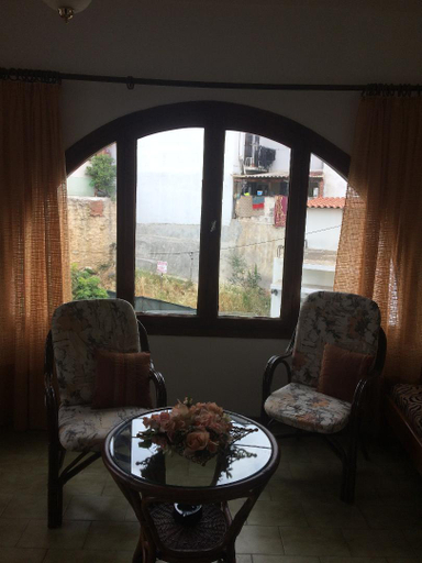 Bedroom 2, Pettite Morfo, Thessaly