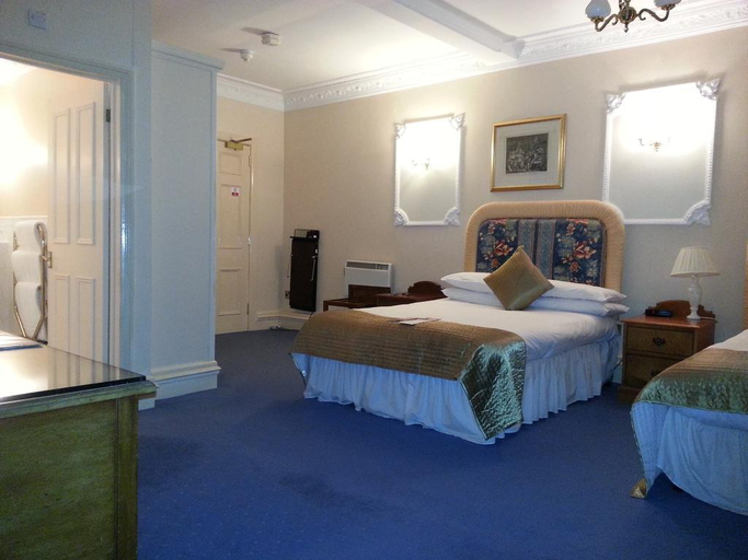 Bedroom 4, The Botleigh Grange Hotel, Hampshire