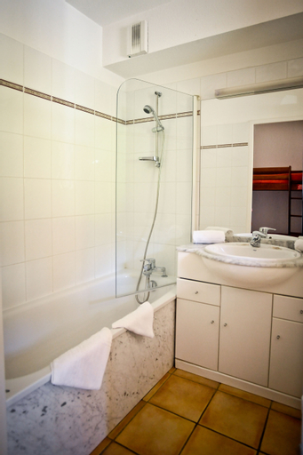 Bedroom 28