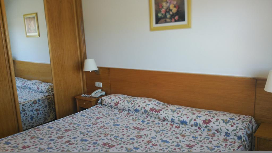 Bedroom 4, Dena , Pontevedra