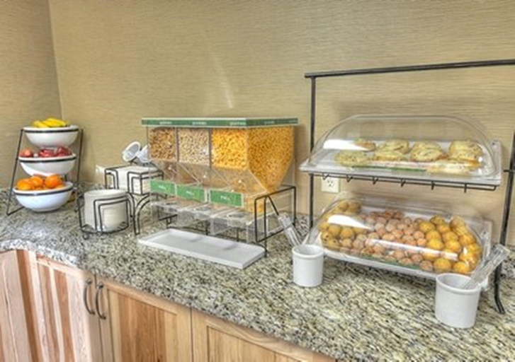 Food & Drinks 5, Comfort Inn Great Falls Central, Cascade