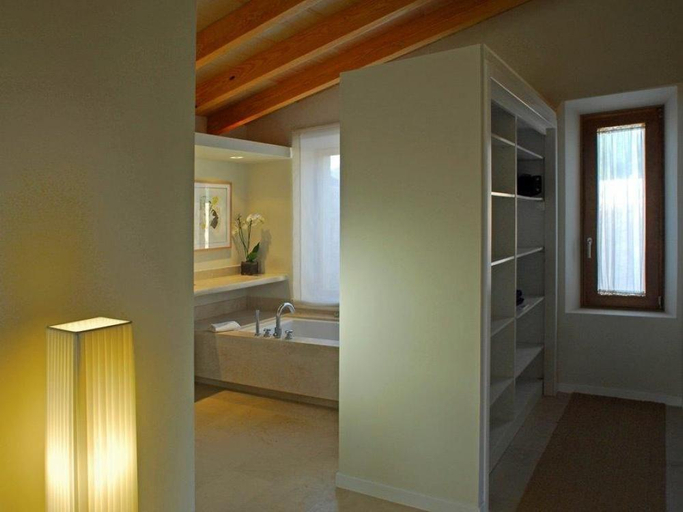 Bathroom, Can Simoneta, Baleares