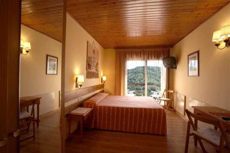 Bedroom 4, Calitxo, Girona