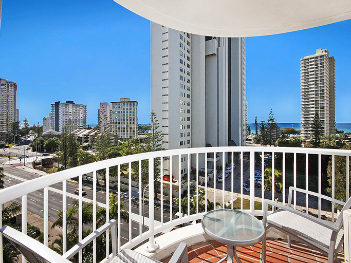 Exterior & Views 26