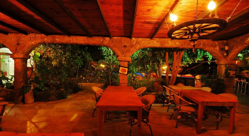 Food & Drinks 3, Pasahan Apart, Marmaris