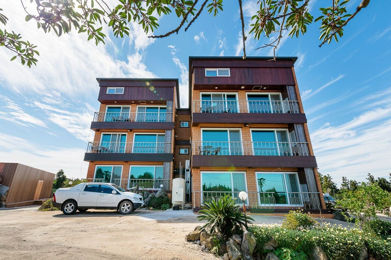 Exterior & Views 2, Haedoji Hwangto Town, Jeju