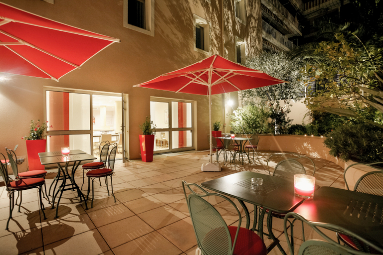 Food & Drinks 2, easyHotel Nice, Alpes-Maritimes