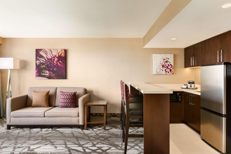 Bedroom 3, DoubleTree by Hilton Toronto Airport West, Peel