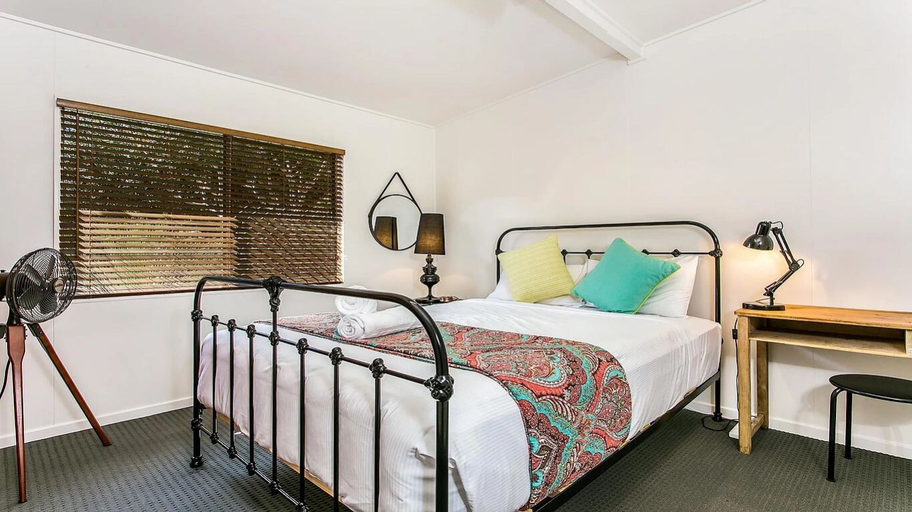 Bedroom 3, Your Luxury Escape - Bungalow 8, Byron