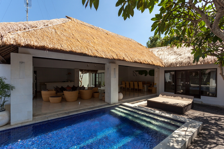 Swimming Pool 11