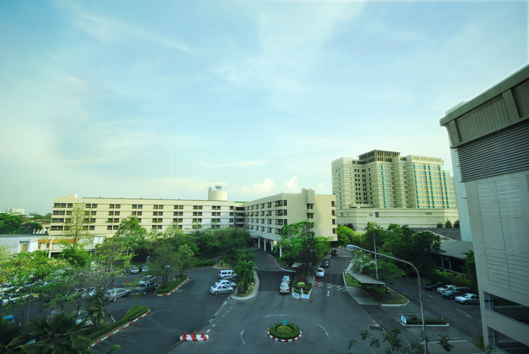 Rama Gardens Hotel Bangkok, Lak Si